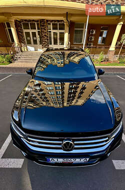 Внедорожник / Кроссовер Volkswagen Tiguan 2022 в 