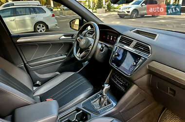 Внедорожник / Кроссовер Volkswagen Tiguan 2022 в 