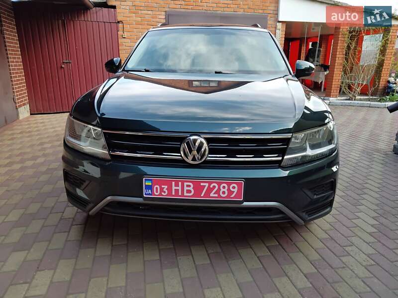 Позашляховик / Кросовер Volkswagen Tiguan 2018 в 