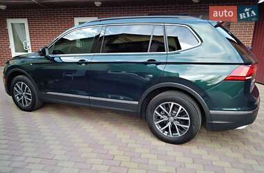 Позашляховик / Кросовер Volkswagen Tiguan 2018 в 