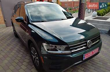 Позашляховик / Кросовер Volkswagen Tiguan 2018 в 