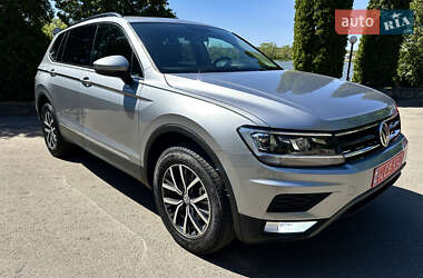 Позашляховик / Кросовер Volkswagen Tiguan 2019 в 