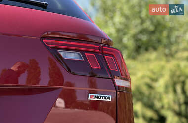 Внедорожник / Кроссовер Volkswagen Tiguan 2019 в 