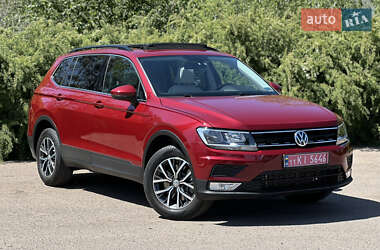 Внедорожник / Кроссовер Volkswagen Tiguan 2019 в 