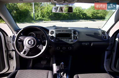 Внедорожник / Кроссовер Volkswagen Tiguan 2012 в 