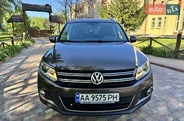 Позашляховик / Кросовер Volkswagen Tiguan 2013 в 
