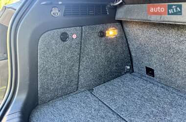 Позашляховик / Кросовер Volkswagen Tiguan 2013 в 