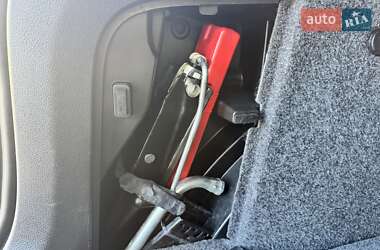 Позашляховик / Кросовер Volkswagen Tiguan 2013 в 
