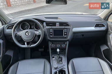 Внедорожник / Кроссовер Volkswagen Tiguan 2020 в 