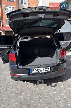 Внедорожник / Кроссовер Volkswagen Tiguan 2012 в 