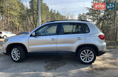 Внедорожник / Кроссовер Volkswagen Tiguan 2017 в 