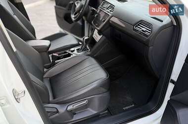Внедорожник / Кроссовер Volkswagen Tiguan 2021 в 