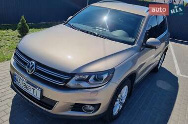 Позашляховик / Кросовер Volkswagen Tiguan 2012 в 