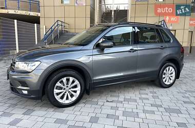 Внедорожник / Кроссовер Volkswagen Tiguan 2019 в 