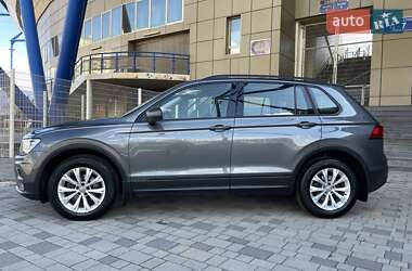 Внедорожник / Кроссовер Volkswagen Tiguan 2019 в 