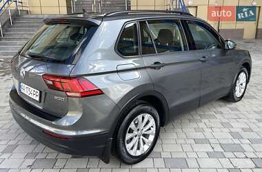 Внедорожник / Кроссовер Volkswagen Tiguan 2019 в 