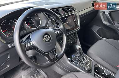Внедорожник / Кроссовер Volkswagen Tiguan 2019 в 