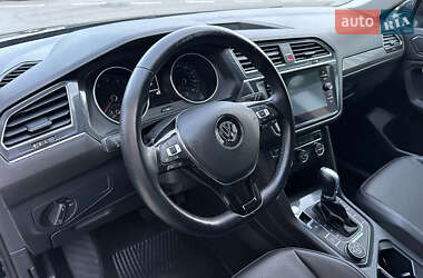 Позашляховик / Кросовер Volkswagen Tiguan 2017 в 