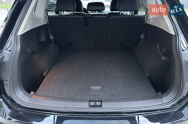 Позашляховик / Кросовер Volkswagen Tiguan 2017 в 