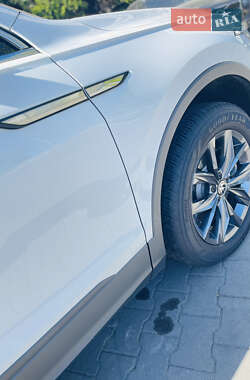 Внедорожник / Кроссовер Volkswagen Tiguan 2021 в 