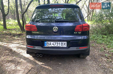 Позашляховик / Кросовер Volkswagen Tiguan 2014 в 