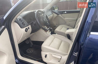 Позашляховик / Кросовер Volkswagen Tiguan 2014 в 