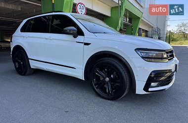 Внедорожник / Кроссовер Volkswagen Tiguan 2020 в 