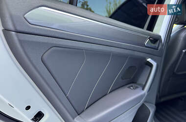 Внедорожник / Кроссовер Volkswagen Tiguan 2020 в 