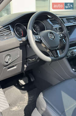 Внедорожник / Кроссовер Volkswagen Tiguan 2019 в 