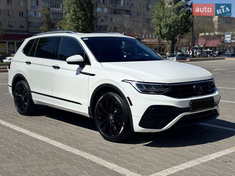 Внедорожник / Кроссовер Volkswagen Tiguan 2022 в Ивано-Франковске