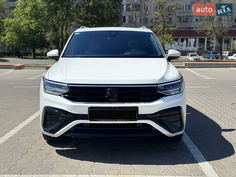 Внедорожник / Кроссовер Volkswagen Tiguan 2022 в Ивано-Франковске