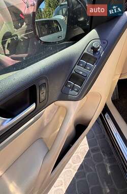 Внедорожник / Кроссовер Volkswagen Tiguan 2015 в 
