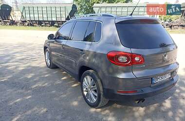 Позашляховик / Кросовер Volkswagen Tiguan 2010 в 