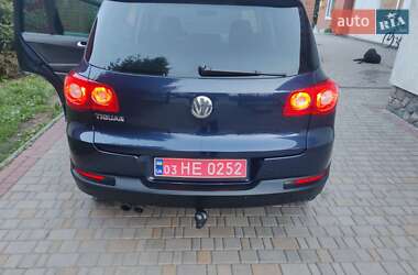 Позашляховик / Кросовер Volkswagen Tiguan 2010 в 