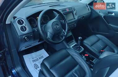 Позашляховик / Кросовер Volkswagen Tiguan 2010 в 
