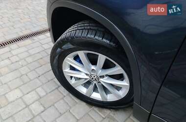 Позашляховик / Кросовер Volkswagen Tiguan 2010 в 