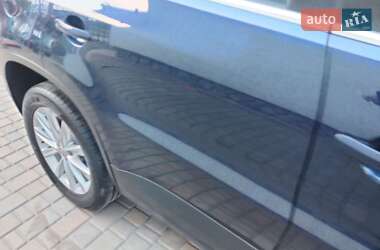 Позашляховик / Кросовер Volkswagen Tiguan 2010 в 