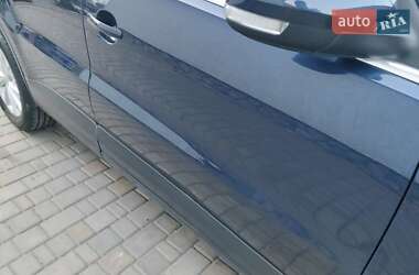 Позашляховик / Кросовер Volkswagen Tiguan 2010 в 