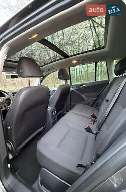 Позашляховик / Кросовер Volkswagen Tiguan 2012 в 