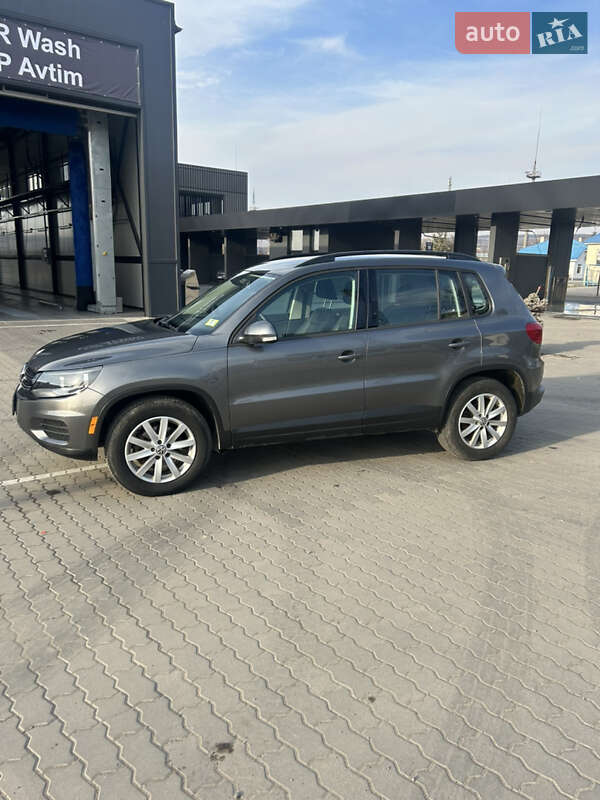 Позашляховик / Кросовер Volkswagen Tiguan 2016 в Ужгороді