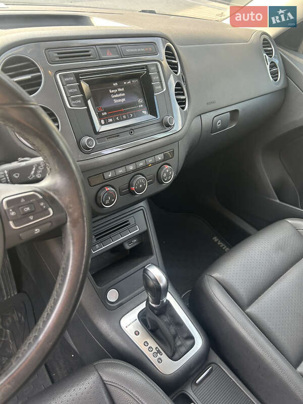 Позашляховик / Кросовер Volkswagen Tiguan 2016 в Ужгороді