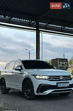 Внедорожник / Кроссовер Volkswagen Tiguan 2021 в 