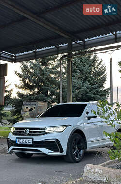 Внедорожник / Кроссовер Volkswagen Tiguan 2021 в 