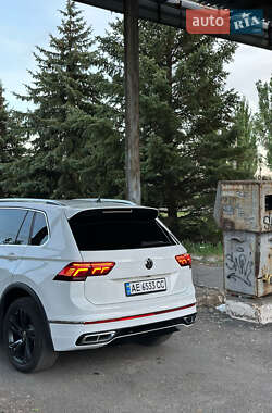 Внедорожник / Кроссовер Volkswagen Tiguan 2021 в 