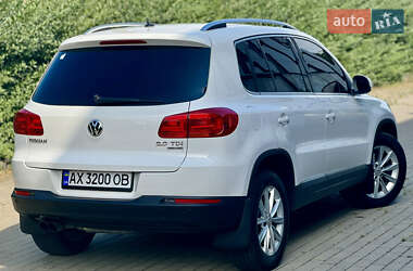 Внедорожник / Кроссовер Volkswagen Tiguan 2011 в 