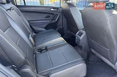 Позашляховик / Кросовер Volkswagen Tiguan 2018 в 