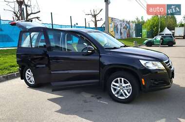 Внедорожник / Кроссовер Volkswagen Tiguan 2010 в Киеве