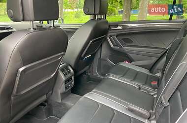 Позашляховик / Кросовер Volkswagen Tiguan 2017 в 