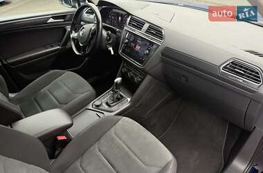 Позашляховик / Кросовер Volkswagen Tiguan 2017 в 