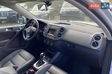 Внедорожник / Кроссовер Volkswagen Tiguan 2016 в 